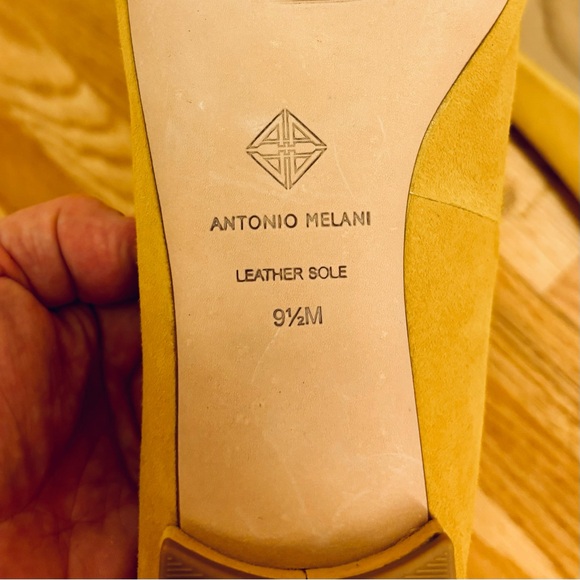 Women’s Antonio Melani flats size 9 1/2 golden yellow soft suede fabric - Picture 3 of 6